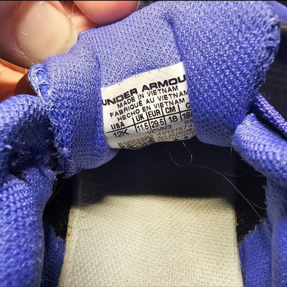 Kids Under Armour Slip on shoes size 12k - Picture 5 of 5